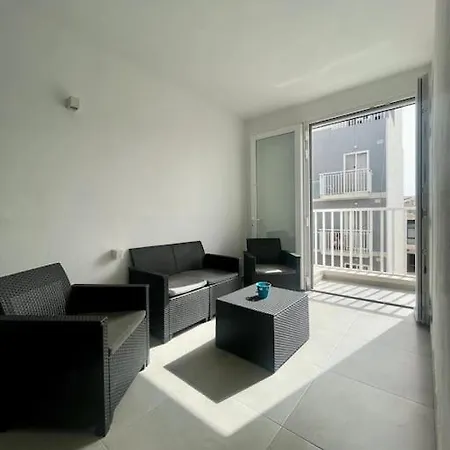 Апартаменты 2 Bedroom In St Pauls Bay Сент-Полс-Бей