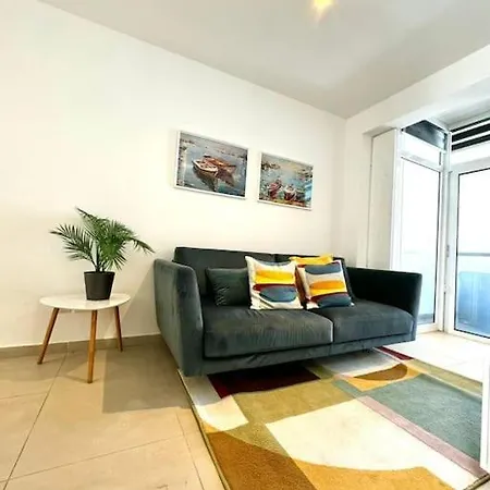 2 Bedroom In St Pauls Bay Сент-Полс-Бей