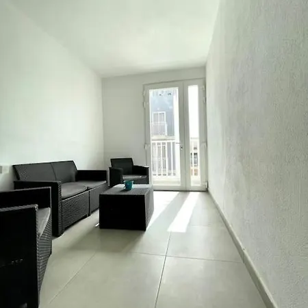 2 Bedroom In St Pauls Bay Сент-Полс-Бей